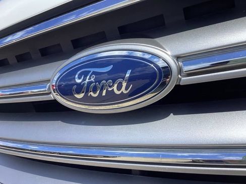 Used 2018 Ford Escape SEL w/ Ford Safe & Smart Package FWD image 4