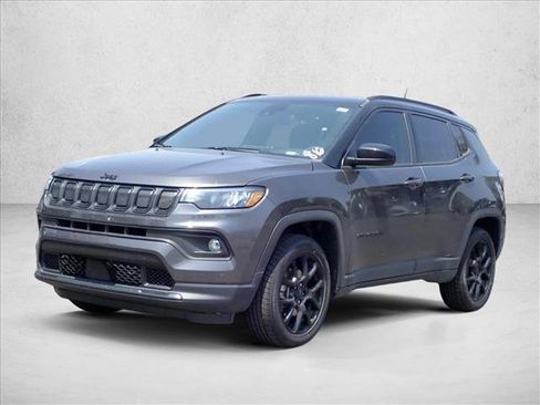 Used 2022 Jeep Compass Latitude AWD/4WD image 11