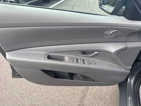 Certified 2025 Hyundai Elantra Sport image 10