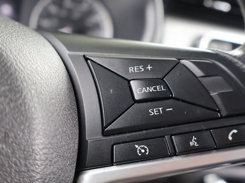 Used 2020 Nissan Kicks SV FWD image 35