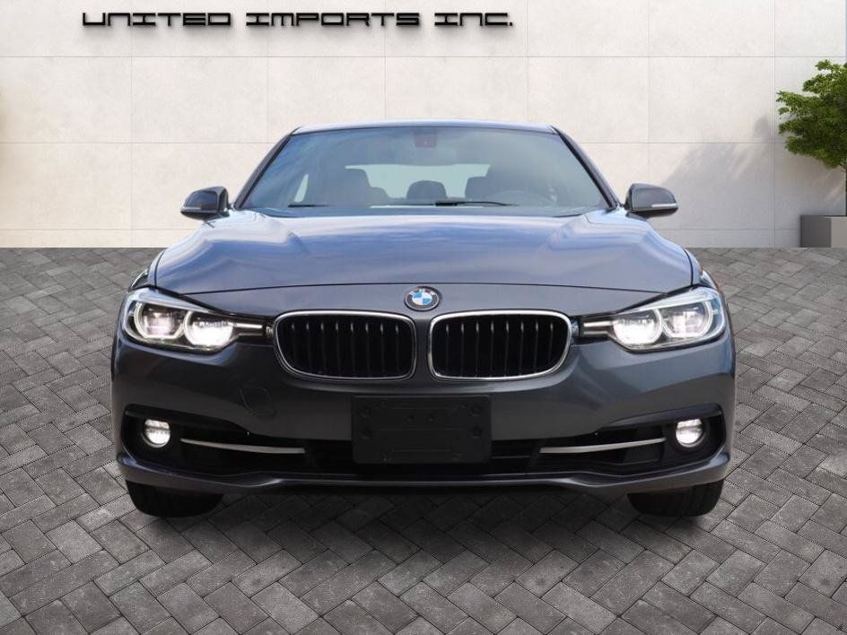 Used 2018 BMW 330i xDrive Sedan AWD/4WD image 2