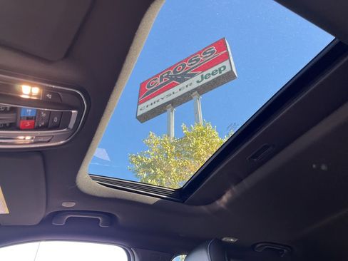 New 2025 Jeep Grand Cherokee L Altitude image 7