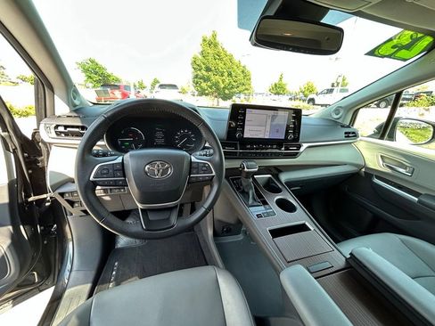 Used 2023 Toyota Sienna XLE w/ XLE Plus Package AWD/4WD image 24