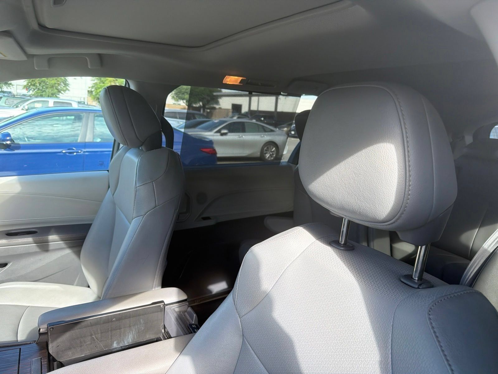 Certified 2024 Toyota Sienna XLE FWD image 10