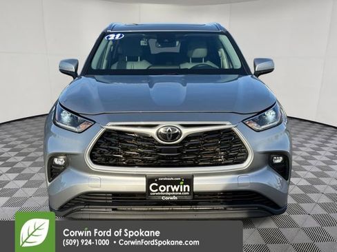 Used 2021 Toyota Highlander XLE image 7