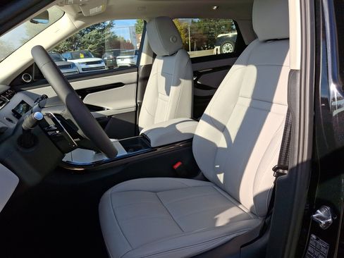 New 2025 Land Rover Range Rover Evoque S image 10