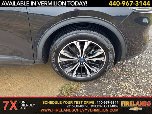 Used 2022 Ford Escape SE w/ SE Sport Appearance Package image 56