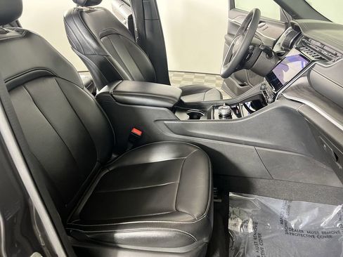 Used 2024 Jeep Grand Cherokee L Limited w/ Luxury Tech Group II image 29