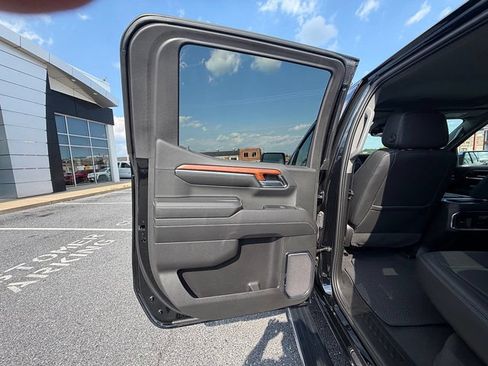 Certified 2023 GMC Sierra 1500 Denali w/ Denali Reserve Package AWD/4WD image 12