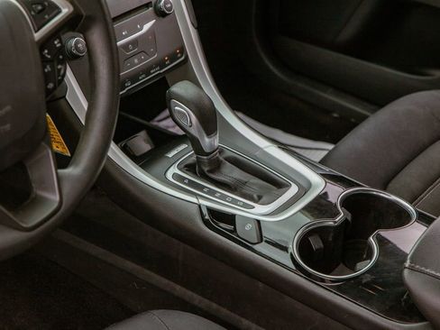 Used 2014 Ford Fusion SE FWD image 14