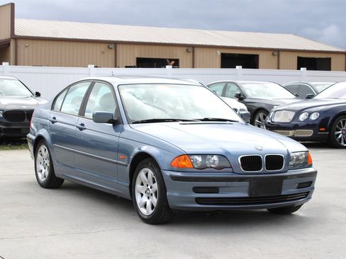 Used 2000 BMW 323i Sedan image 9