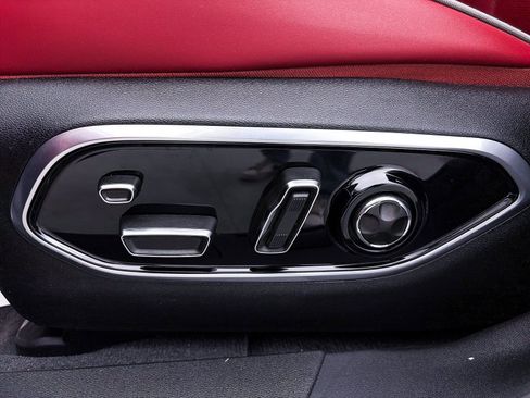 Used 2024 Jeep Wagoneer Launch Edition image 21