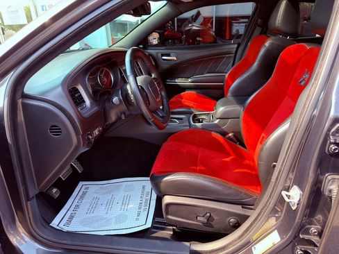 Used 2023 Dodge Charger Scat Pack w/ Dynamics Package RWD image 17