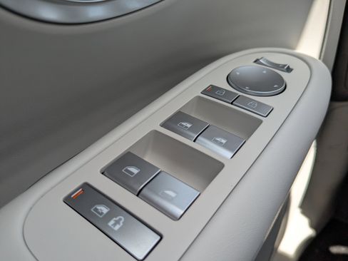 New 2026 Hyundai Ioniq 9 SE image 21