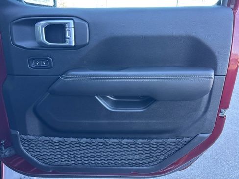 Used 2021 Jeep Wrangler Unlimited Sahara w/ Cold Weather Group image 10