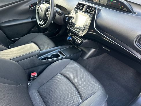 Certified 2022 Toyota Prius LE image 20