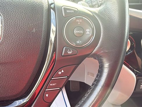 Used 2017 Honda Pilot Touring image 25