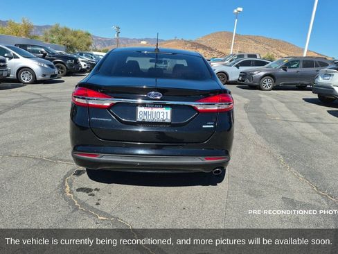 Used 2018 Ford Fusion SE w/ Fusion SE Technology Package FWD image 7