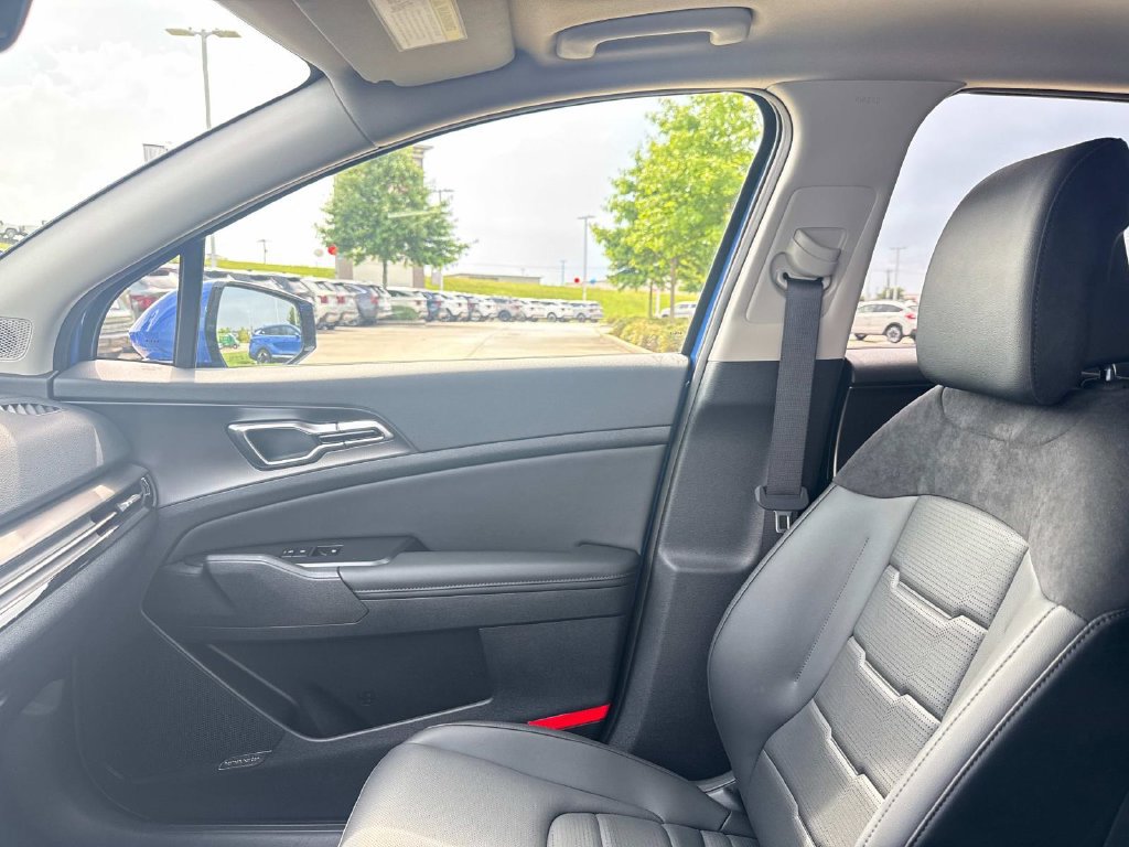 New 2026 Kia Sportage SX FWD image 17