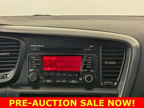 Used 2011 Kia Optima LX w/ Convenience Pkg image 18