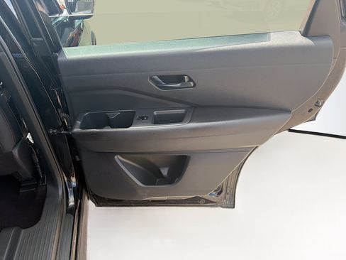 Used 2025 Nissan Pathfinder SV AWD/4WD image 31
