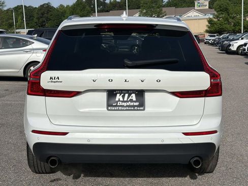 Used 2018 Volvo XC60 T5 Momentum AWD/4WD image 5