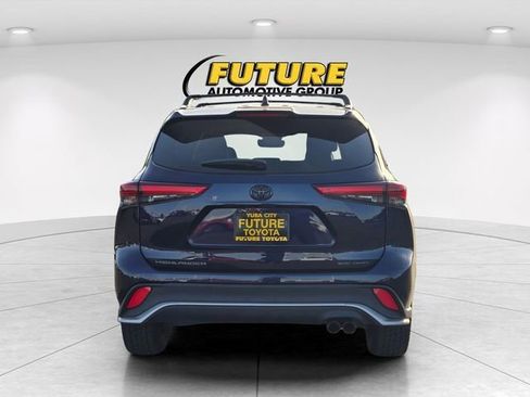 Used 2022 Toyota Highlander XSE AWD/4WD image 6