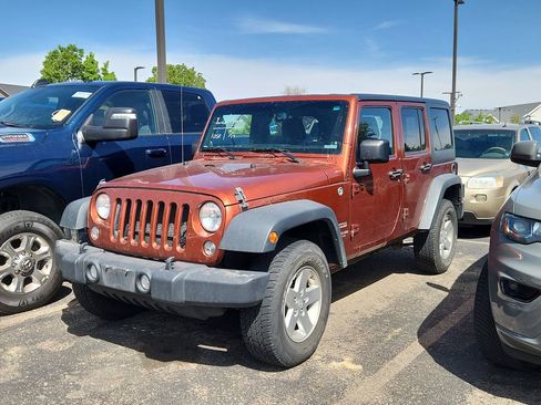 Used 2014 Jeep Wrangler Unlimited Sport w/ Quick Order Package 24S AWD/4WD image 3