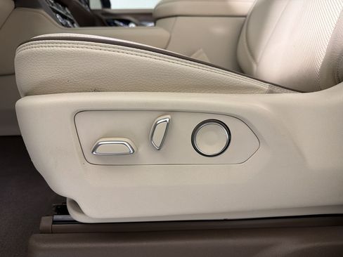 Used 2021 GMC Yukon Denali w/ Denali Premium Package AWD/4WD image 12