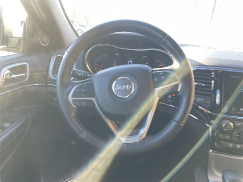 Used 2020 Jeep Grand Cherokee Limited image 16