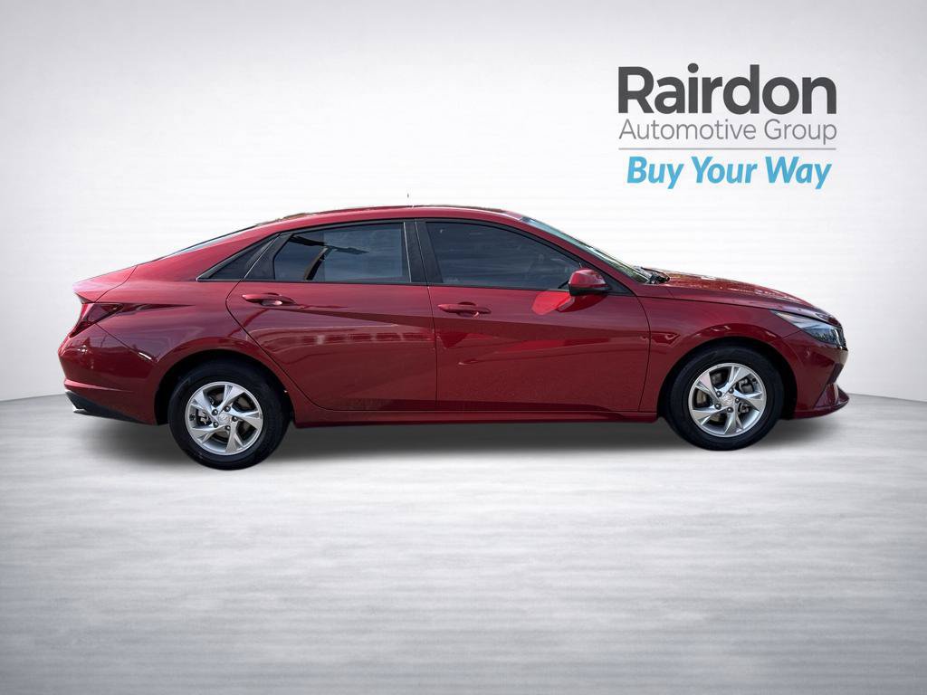 Used 2022 Hyundai Elantra SE FWD image 8