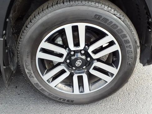 Used 2023 Toyota 4Runner Limited image 9