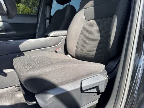 Certified 2025 Nissan Kicks S AWD/4WD image 28