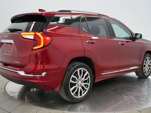Used 2024 GMC Terrain Denali w/ Denali Premium Package AWD/4WD image 7