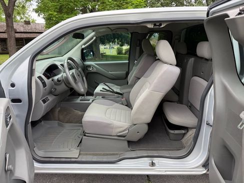 Used 2011 Nissan Frontier S w/ S Preferred Pkg RWD image 14
