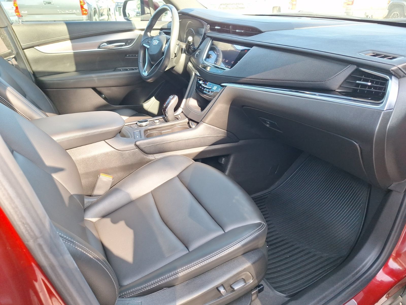 Used 2024 Cadillac XT6 Luxury FWD image 31