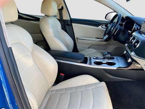 Used 2022 Kia Stinger GT2 image 29