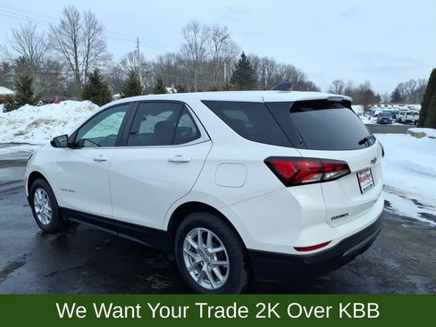 Used 2023 Chevrolet Equinox LT image 3