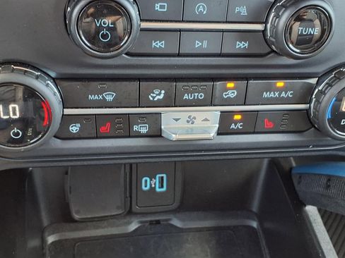 Used 2023 Ford Bronco Wildtrak AWD/4WD image 23