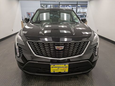 Used 2023 Cadillac XT4 Luxury w/ Cold Weather Package image 2