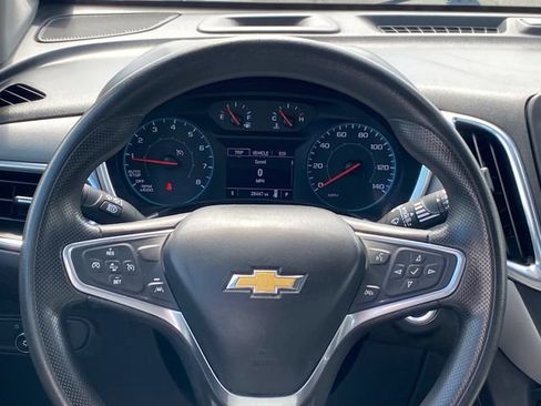Used 2022 Chevrolet Equinox LS w/ Driver Confidence II Package AWD/4WD image 8