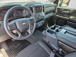 New 2026 Chevrolet Silverado 2500 Custom w/ Custom Value Package AWD/4WD video 3