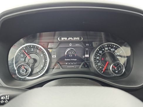Used 2022 RAM 1500 Laramie AWD/4WD image 16