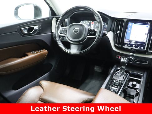 Used 2018 Volvo XC60 T6 Inscription w/ Convenience Package image 33