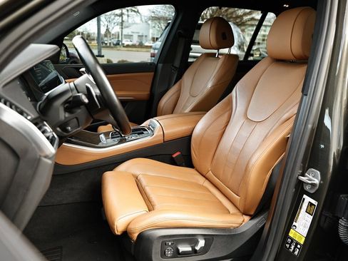 Used 2022 BMW X5 xDrive40i w/ M Sport Package image 20