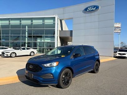 Used 2022 Ford Edge SE w/ Black Appearance Package