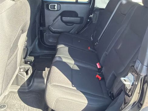 Used 2022 Jeep Wrangler Unlimited Sport image 17