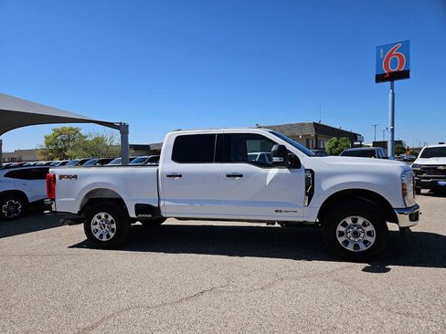 Used 2024 Ford F250 XLT w/ FX4 Off-Road Package AWD/4WD image 9
