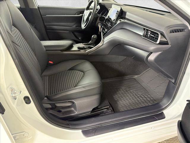 Used 2023 Toyota Camry SE FWD image 13