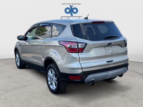 Used 2017 Ford Escape SE FWD image 5
